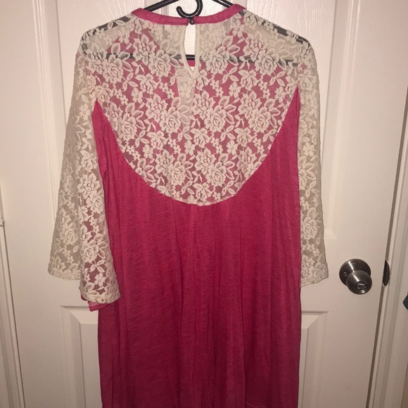 Key Hole Umgee Dress With Lace Detail - Picture 2 of 4